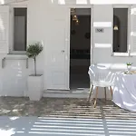 Noème Santorini 3*