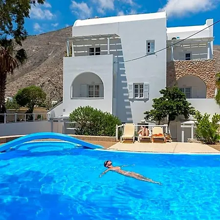 ホテル Noeme Santorini ペリッサ