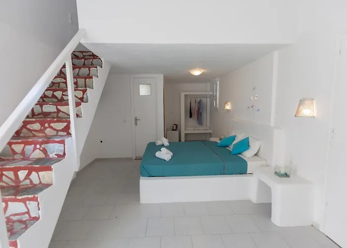 Noème Santorini Hotel Perissa (Santorini)