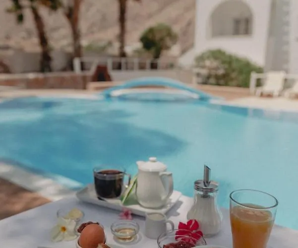Noeme Santorini Hotel 3*