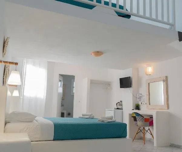 Noeme Santorini 3* Perísza