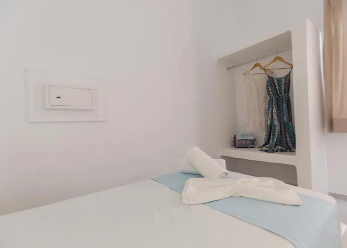 Noeme Santorini Hotel 3*