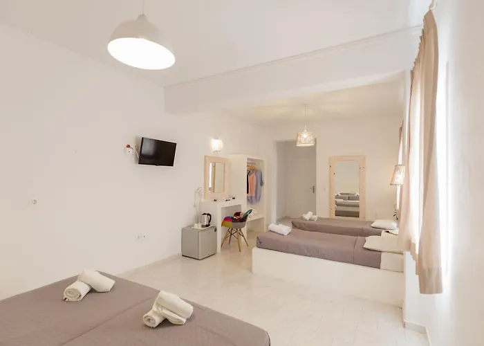 Noème Santorini Hotel