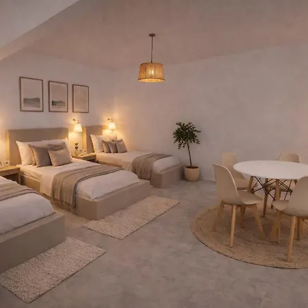 Noème Santorini